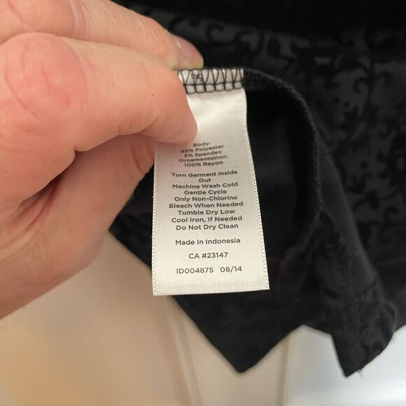 🍂🍁 Talbots Black Damask Flocked Velvet Top Size M - Picture 6 of 6